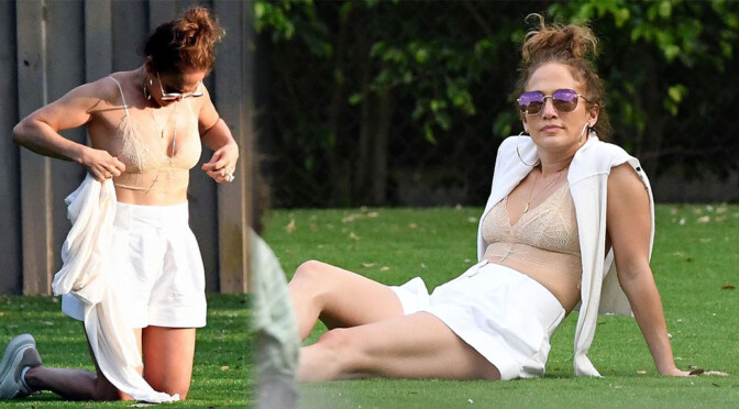 Jennifer Lopez – Sexy in Bra at Birthday Bash in Miami