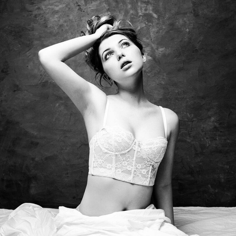 Sammi Hanratty Topless