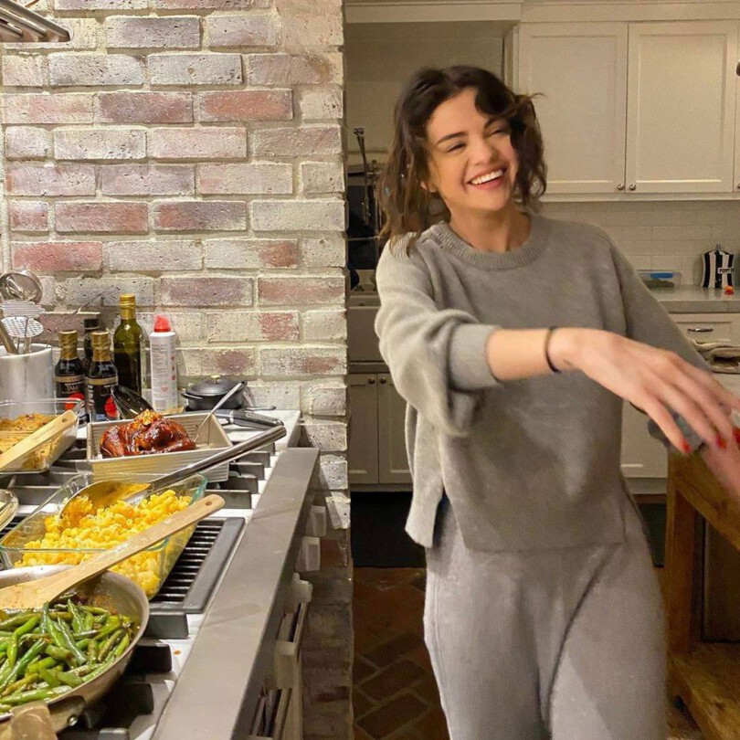 Selena Gomez Beautiful In Kitchen