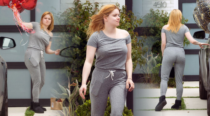 Ariel Winter – Beautiful Big Braless Boobs and Sexy Ass in Sweatpants Out in Los Angeles