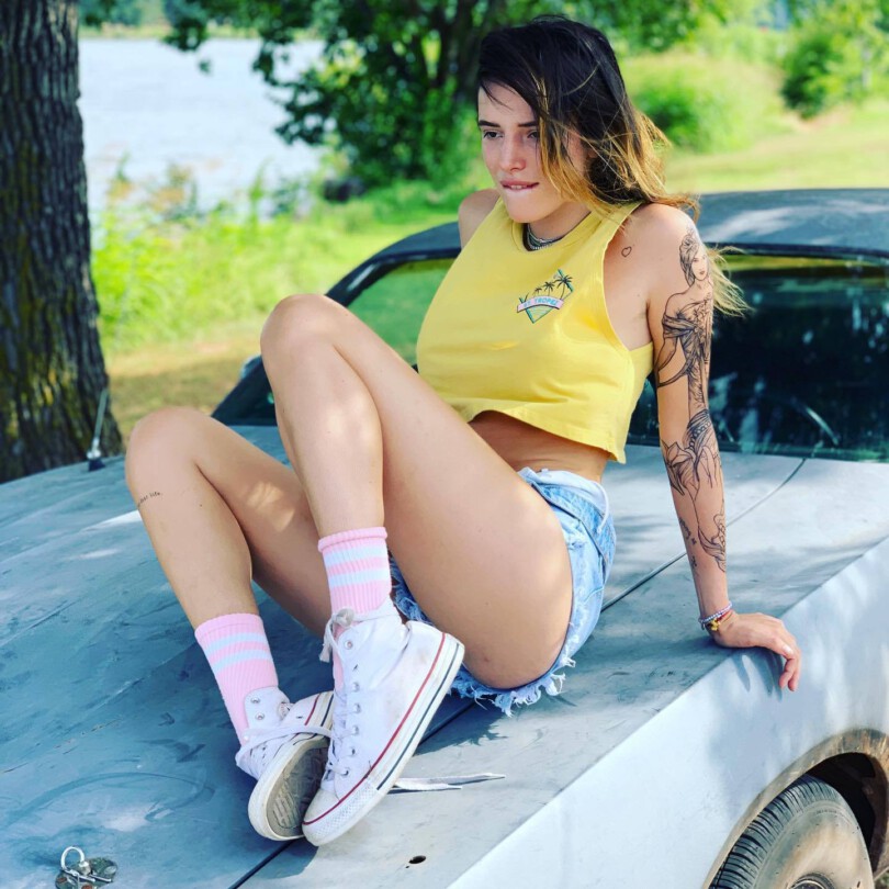 Bella Thorne Sexy