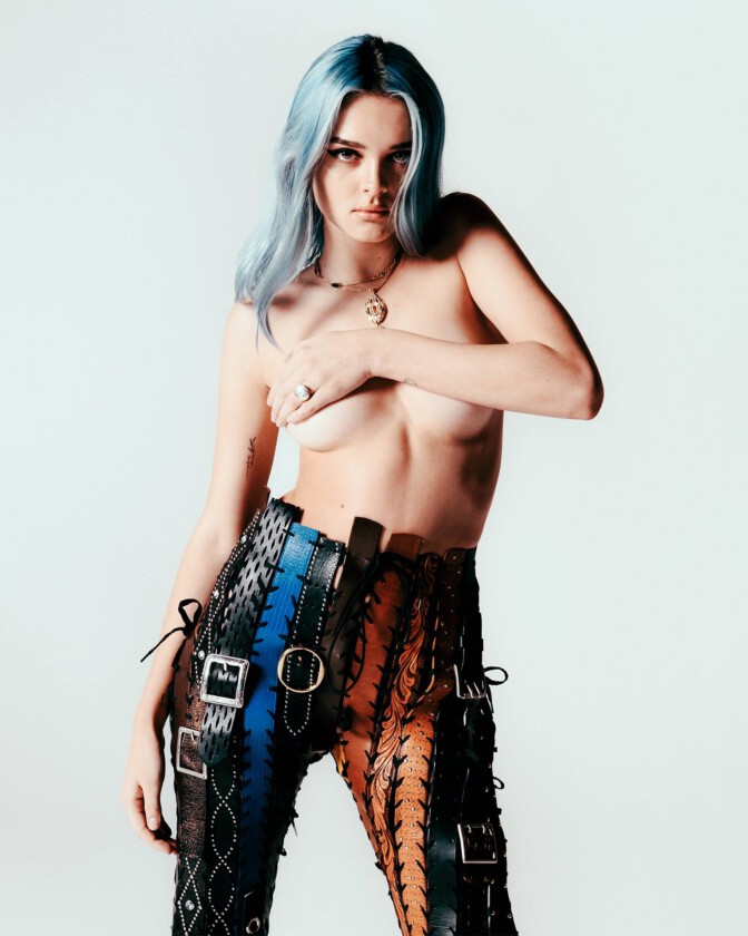 Charlotte Lawrence Topless Pics