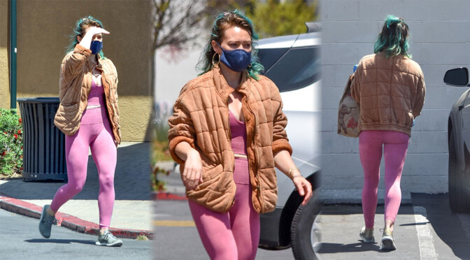 Hilary Duff – Sexy in Leggings and Low-Cut Top at Trader Joe’s in Studio City