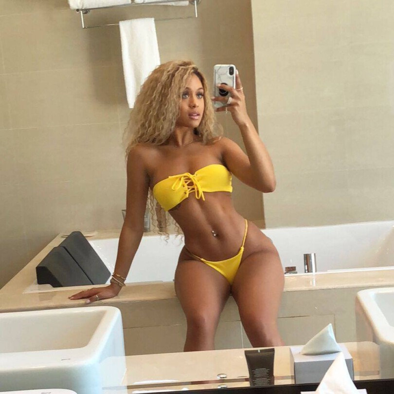 Jilly Anais Hot Body