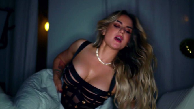 Jojo Sexy In Lingerie