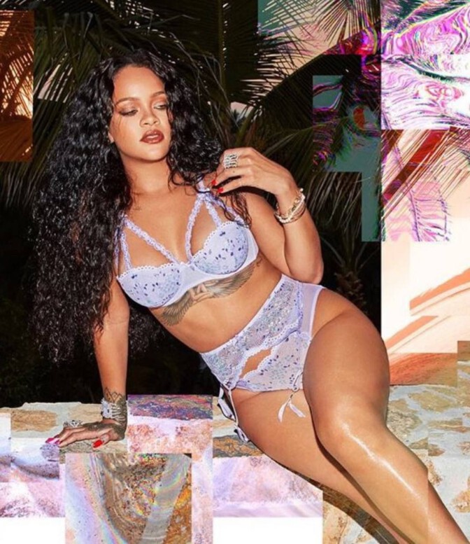 Rihanna Hot Body In Lingerie