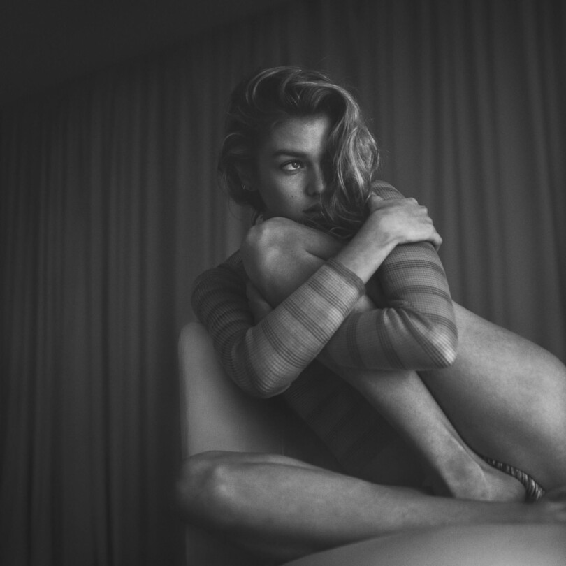 Stella Maxwell Sexy Pics