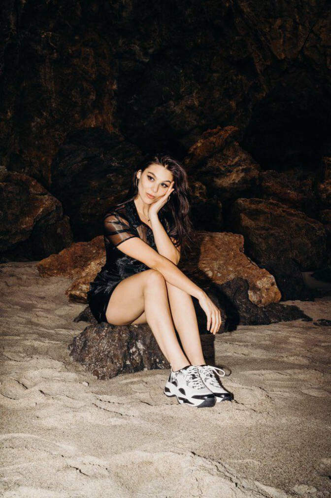 Kira Kosarin Beautiful Legs