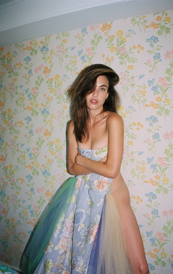 Rainey Qualley Sexy Photos