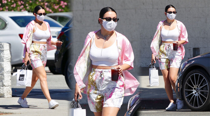 Charli XCX – Beautiful and Busty Out in Los Angeles