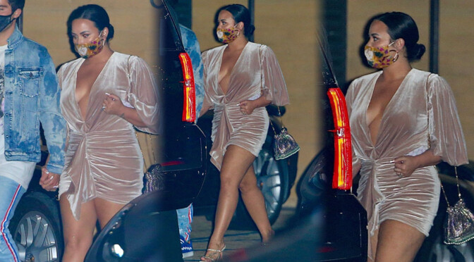 Demi Lovato Fantastic Braless Breasts And Legs
