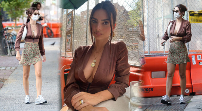 Emily Ratajkowski – Hot Boobs and Legs Out in New York