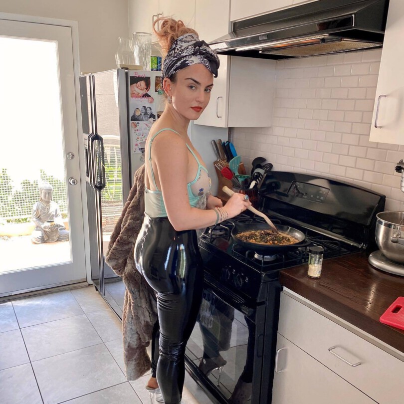 Jojo Levesque Beautiful Ass In Leather Pants