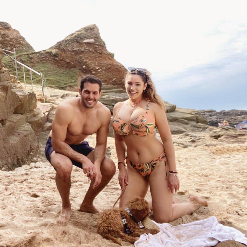 Kelly Brook Big Boobs In Bikini