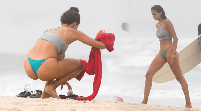 Kelly Gale – Sexy Body in Small Bikini on the Beach in Santa Monica