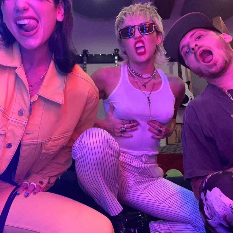 Miley Cyrus Braless Tits