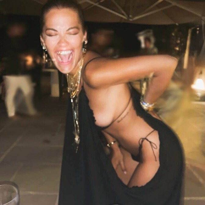 Rita Ora Sexy Side Boob