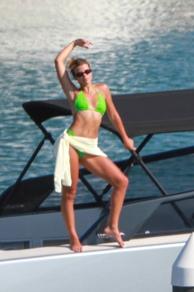 Sofia Richie Sexy In Bikini