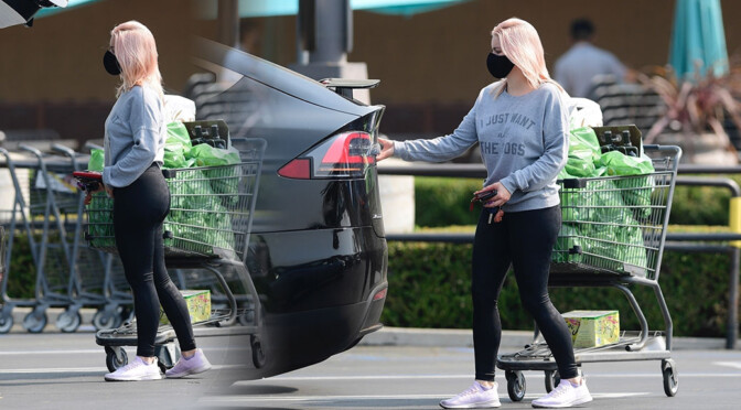 Ariel Winter – Sexy Ass in Tight Black Leggings Out in Los Angeles