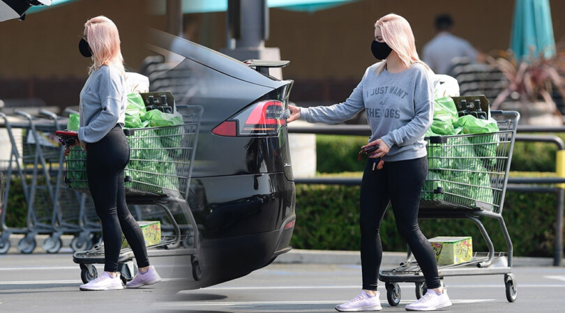 Ariel Winter – Sexy Ass in Tight Black Leggings Out in Los Angeles