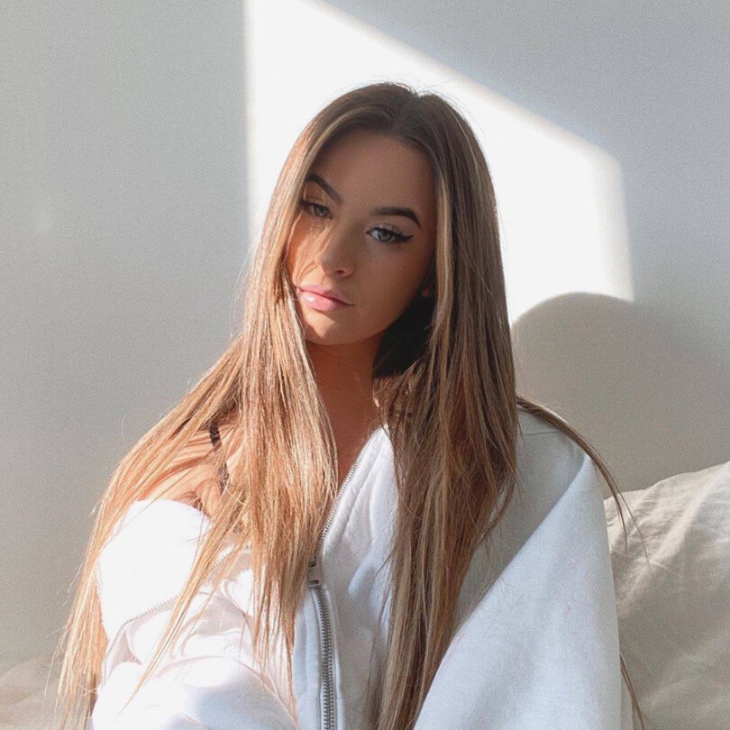 Emmily Elizabeth Big Boobs