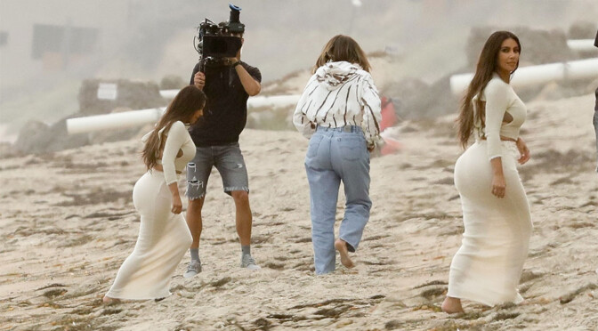 Kim Kardashian – Sexy Big Ass at the Beach on KUWTK Set in Malibu