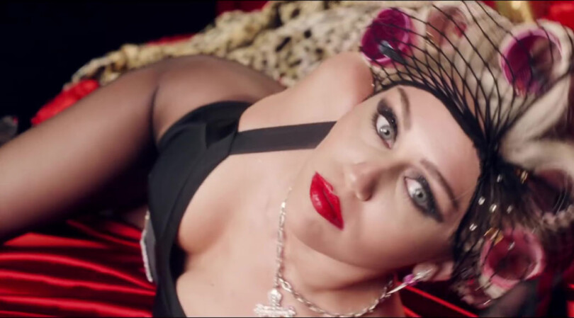 Miley Cyrus – Sexy Boobs in “Who Owns My Heart” Music Video