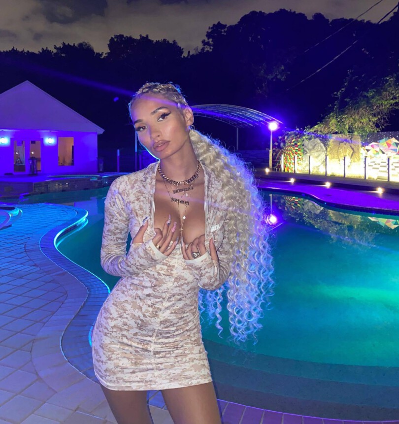 Pia Mia Fantastic Tits