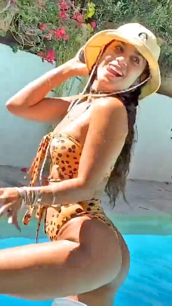 Vanessa Hudgens - Sexy Ass in a Tiny Bikini (Dance Video). 