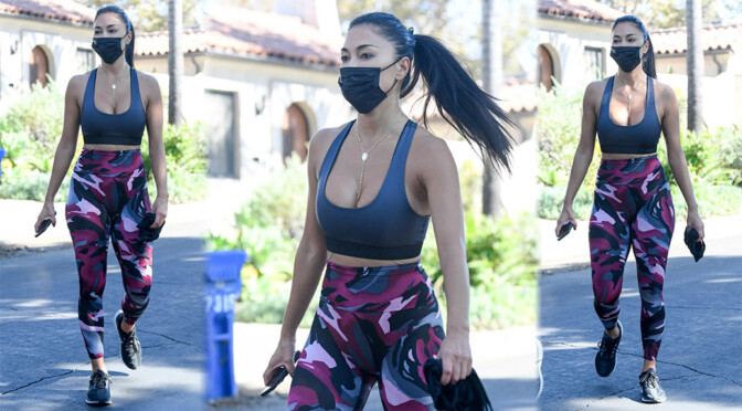 Nicole Scherzinger – Beautiful Boobs in a Sexy Cleavage at a Gym in Los Angeles