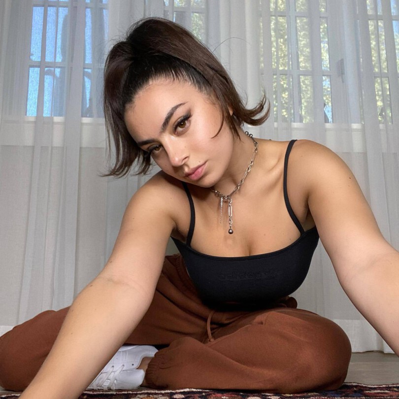 Charlixcx Sexy Cleavage