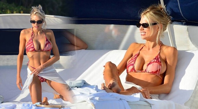 Charlotte McKinney – Fantastic Boobs in PrettyLittleThing Bikini on the Beach in Miami Beach