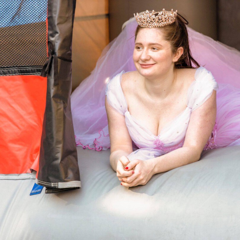 Emma Rose Kenney Beautiful Cleavage