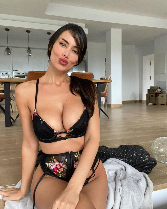 Eva Padlock Hot Big Tits