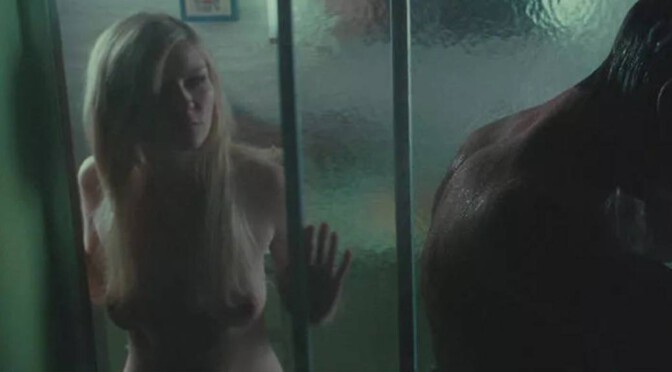 Kirsten Dunst Topless and Other Sexy Links!