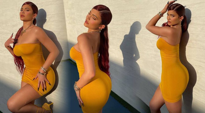 Kylie Jenner – Fantastic Boobs and Ass in Small Tight Dress