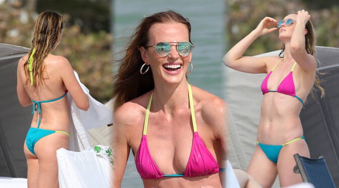 Anne Vyalitsyna – Sexy Body in Small Bikini on the Beach in Miami