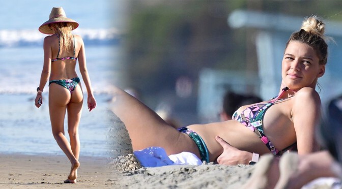 Kelly Rohrbach – Beautiful Ass in Thong Bikini on the Beach in Santa Monica