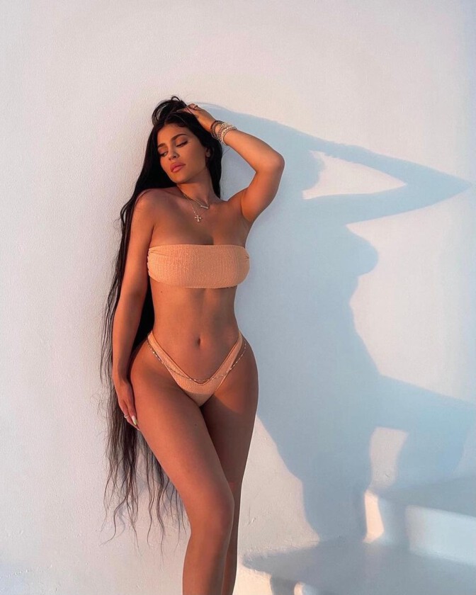 Kylie Jenner Curvy Bikini Body