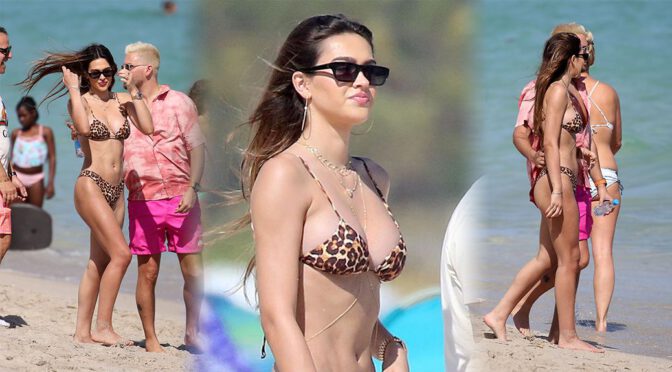 Amelia Hamlin – Gorgeous Body in Animal Print Bikini in Miami