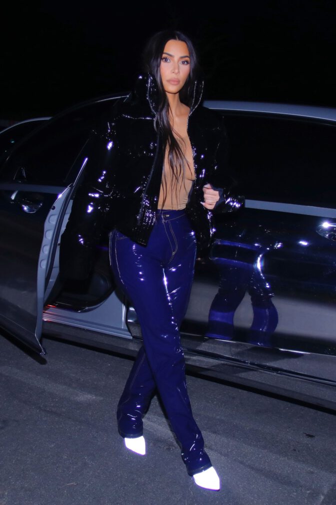 Kim Kardashian Beautiful Braless