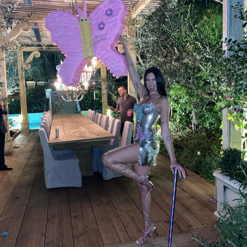 Dua Lipa Sexy Legs