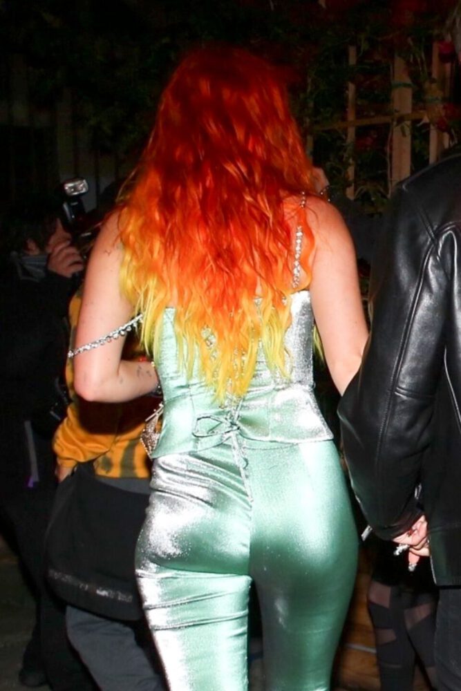 Bella Thorne Sexy Cleavage