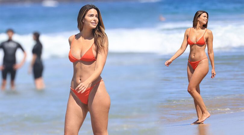 Jennifer Lahmers – Sexy Boobs in Bikini on the Beach in Los Angeles