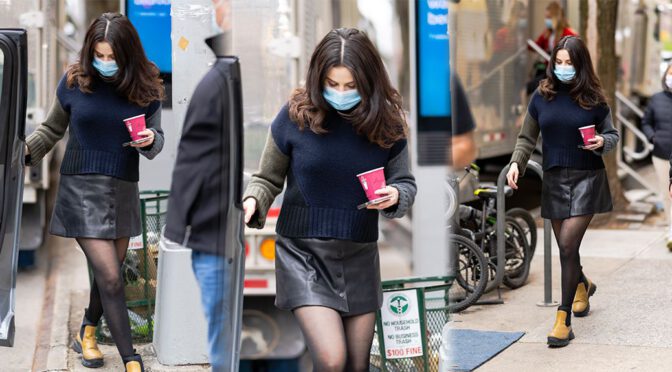 Selena Gomez Sexy Legs In Stockings