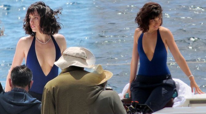 Ana De Armas – Beautiful Braless Cleavage on a Boat in Palma De Mallorca