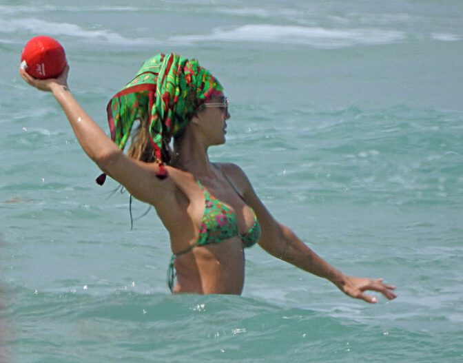 Jessica Alba In Bikini