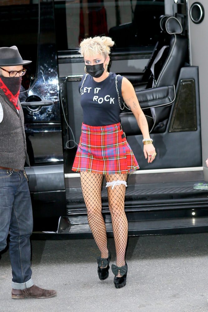 Miley Cyrus Sexy Mini Skirt