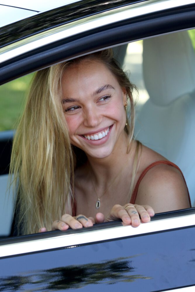 Alexis Ren Sexy Body