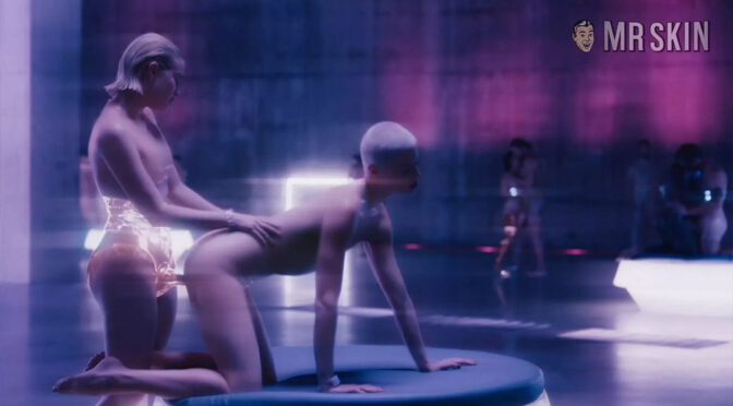 Olivia Wilde’s First EVER Nudity With VR Lesbian Pegging!